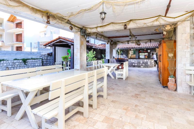 Apartments Maestral Tivat Exterior photo